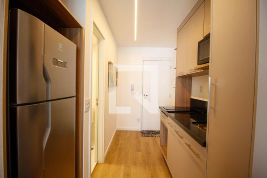 Cozinha de kitnet/studio para alugar com 1 quarto, 26m² em Sumarezinho, São Paulo