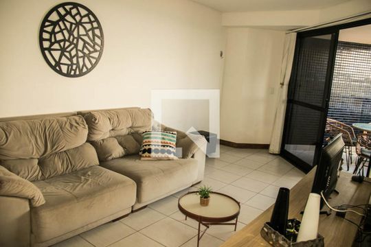 Sala de apartamento para alugar com 2 quartos, 80m² em Armação, Salvador