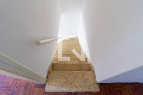 Escada de casa de condomínio à venda com 2 quartos, 80m² em Alto do Pari, São Paulo
