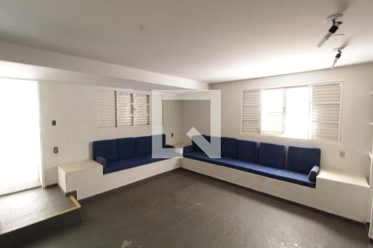 Sala 3 de casa para alugar com 6 quartos, 375m² em Saraiva, Uberlândia
