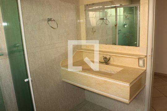 Banheiro  de casa para alugar com 1 quarto, 55m² em Horizontal Park, Cotia