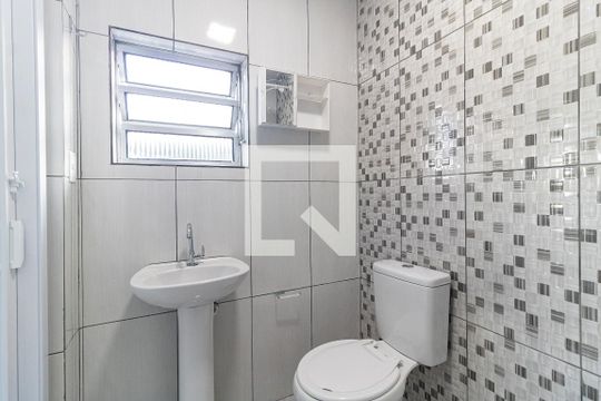 Banheiro de casa para alugar com 1 quarto, 30m² em Jardim Vergueiro (sacomã), São Paulo