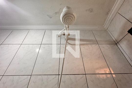 Banheiro da suíte 1 de casa à venda com 3 quartos, 199m² em Vila Camilopolis, Santo André