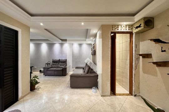 Sala de casa à venda com 3 quartos, 199m² em Vila Camilopolis, Santo André