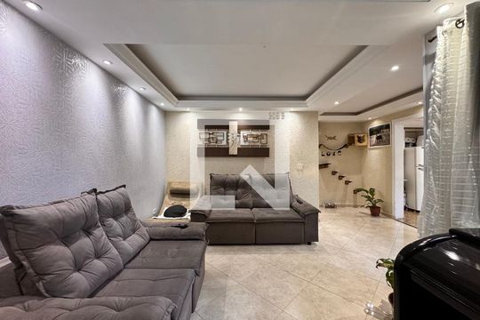 Sala de casa à venda com 3 quartos, 199m² em Vila Camilopolis, Santo André