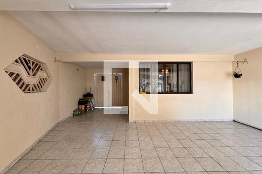 Garagem de casa à venda com 3 quartos, 199m² em Vila Camilopolis, Santo André