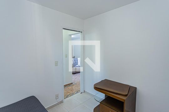 Quarto 2 de apartamento para alugar com 2 quartos, 50m² em Jardim Íris, São Paulo