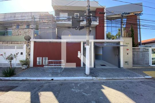 Fachada de casa à venda com 3 quartos, 105m² em Vila Guilhermina, São Paulo