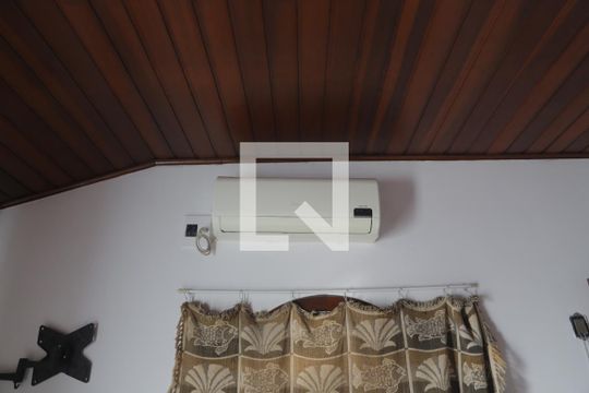 Sala de TV de casa à venda com 5 quartos, 350m² em São Judas, São Paulo