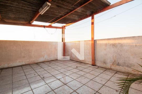 Terraço de casa à venda com 8 quartos, 366m² em Santo Antônio, Osasco