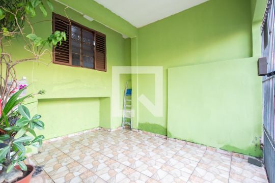 Garagem de casa à venda com 8 quartos, 366m² em Santo Antônio, Osasco