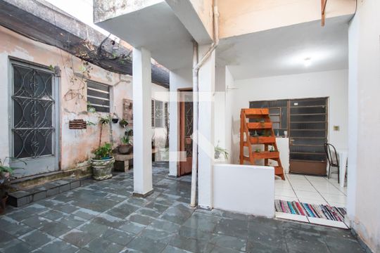 Quintal de casa à venda com 8 quartos, 366m² em Santo Antônio, Osasco