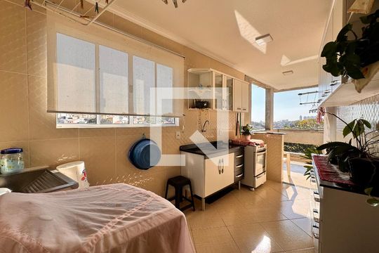 Lavanderia de casa à venda com 3 quartos, 270m² em Jardim Alvorada, Santo André