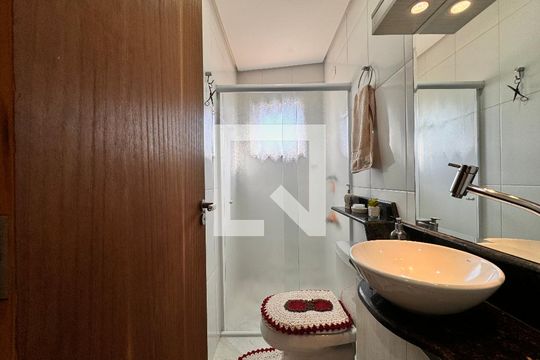 Banheiro  de casa à venda com 3 quartos, 270m² em Jardim Alvorada, Santo André