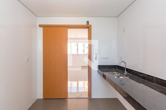 Cozinha de apartamento à venda com 3 quartos, 70m² em Minas Brasil, Belo Horizonte