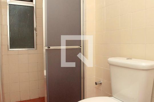 Banheiro de apartamento à venda com 2 quartos, 43m² em Partenon, Porto Alegre