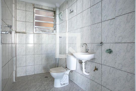 Banheiro de kitnet/studio para alugar com 1 quarto, 49m² em Santa Cecilia, São Paulo