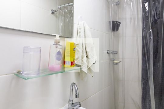 Detalhe do banheiro da suíte 1 de apartamento à venda com 3 quartos, 100m² em Jardim Botânico, Rio de Janeiro