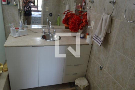 Banheiro da Suíte de casa de condomínio à venda com 3 quartos, 150m² em Taquara, Rio de Janeiro