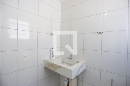 Banheiro de apartamento para alugar com 2 quartos, 50m² em Jardim Monte Cristo, Suzano