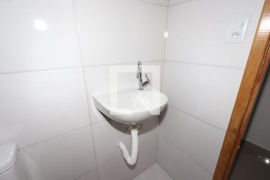 Banheiro de apartamento à venda com 1 quarto, 33m² em Vila Antonieta, São Paulo