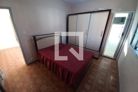 Quarto de casa para alugar com 1 quarto, 75m² em Catiapoã, São Vicente