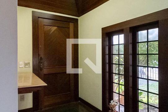Entrada de casa à venda com 4 quartos, 640m² em Bandeirantes (pampulha), Belo Horizonte