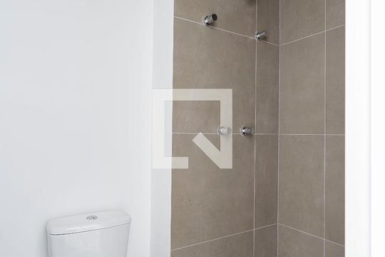 Banheiro de kitnet/studio à venda com 1 quarto, 60m² em Moema, São Paulo