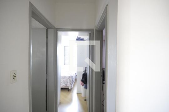 Corredor de apartamento para alugar com 2 quartos, 81m² em Cambuci, São Paulo