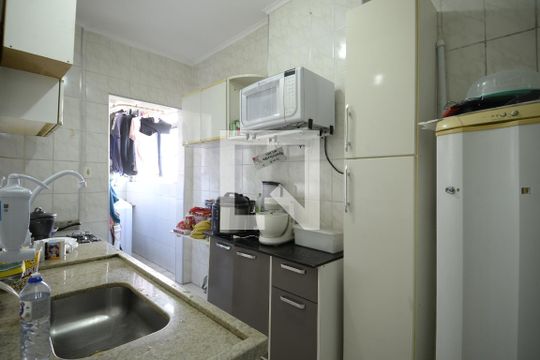 Cozinha de apartamento para alugar com 2 quartos, 81m² em Cambuci, São Paulo