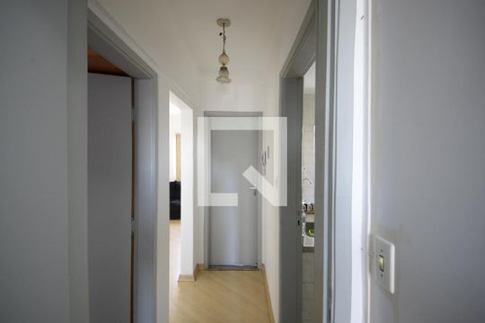 Corredor de apartamento para alugar com 2 quartos, 81m² em Cambuci, São Paulo