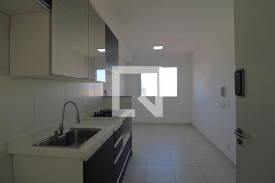 Cozinha de apartamento para alugar com 1 quarto, 28m² em Jardim Cidalia, São Paulo