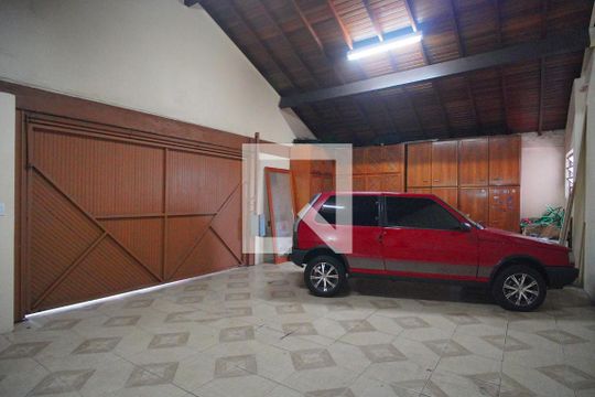 Garagem de casa à venda com 5 quartos, 303m² em Operário, Novo Hamburgo
