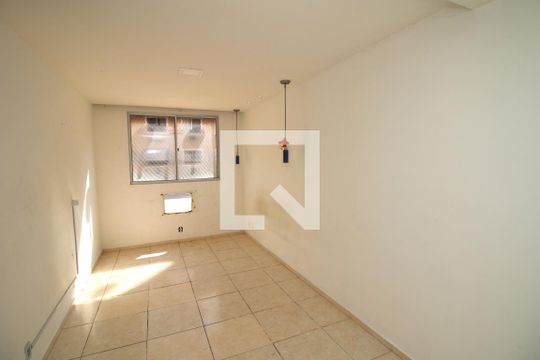 Quarto de apartamento à venda com 1 quarto, 48m² em Vigário Geral, Rio de Janeiro