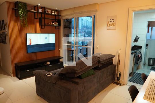 Sala de apartamento para alugar com 3 quartos, 67m² em Super Quadra Morumbi, São Paulo