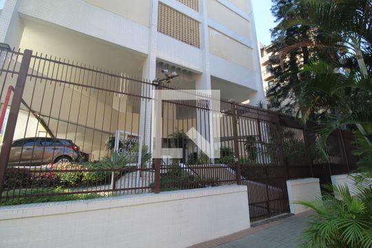 Fachada do bloco de apartamento à venda com 2 quartos, 100m² em Anil, Rio de Janeiro