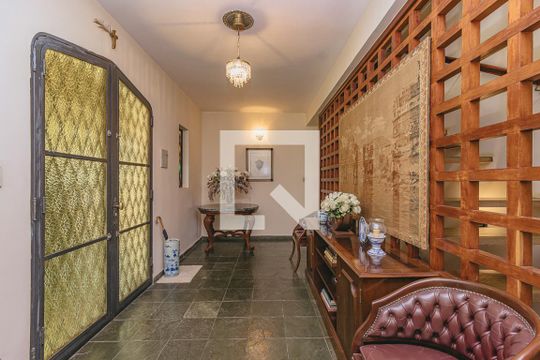 Hall de entrada de casa de condomínio para alugar com 6 quartos, 580m² em Condomínio Chácara dos Eucaliptos, São José dos Campos
