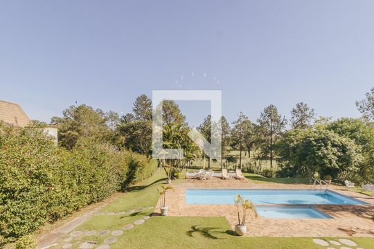 Sala de Jantar vista de casa de condomínio para alugar com 6 quartos, 580m² em Condomínio Chácara dos Eucaliptos, São José dos Campos