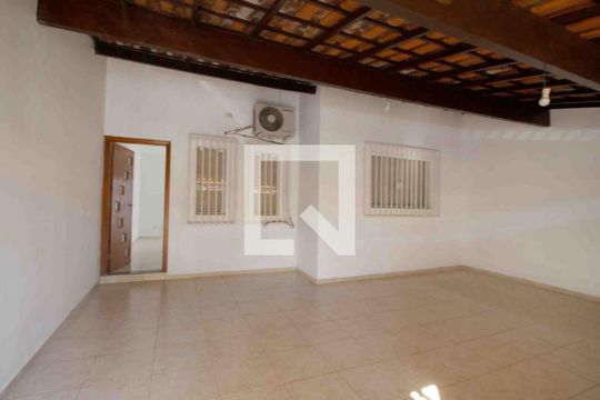 Garagem de casa para alugar com 3 quartos, 154m² em Jardim Paulista, Sorocaba