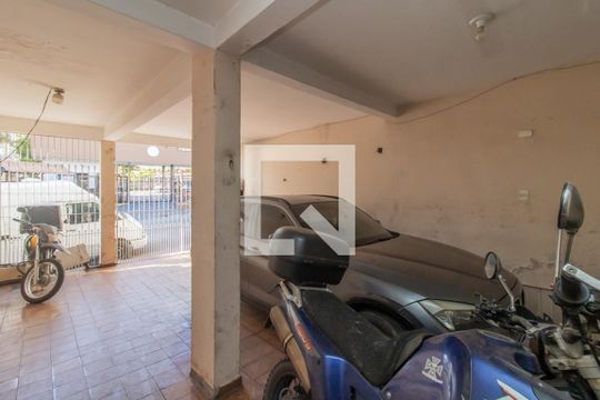 Garagem de casa à venda com 2 quartos, 300m² em Jardim Danfer, São Paulo