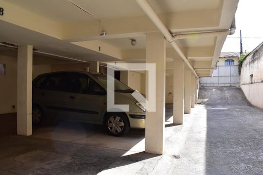 Garagem de apartamento para alugar com 2 quartos, 60m² em Boa Vista, Curitiba