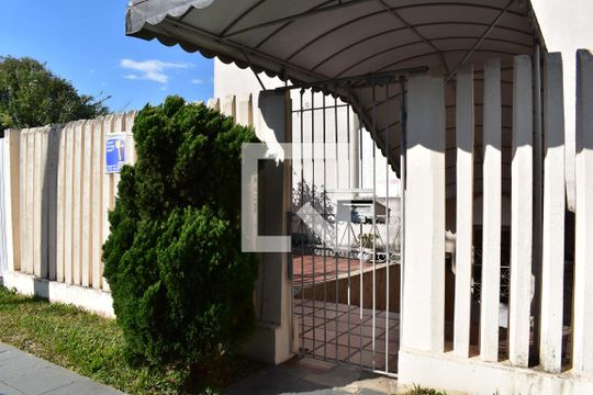 Fachada do condomínio de apartamento para alugar com 2 quartos, 60m² em Boa Vista, Curitiba