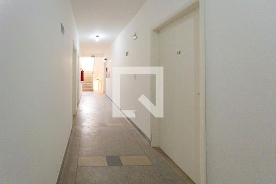 Hall social de kitnet/studio para alugar com 1 quarto, 35m² em Centro, Vinhedo