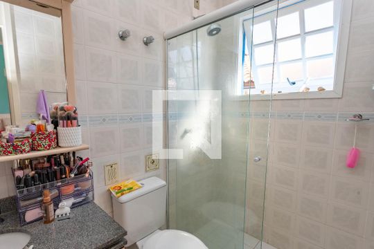 Banheiro do Quarto 1 de casa de condomínio à venda com 3 quartos, 192m² em Taboão, São Bernardo do Campo