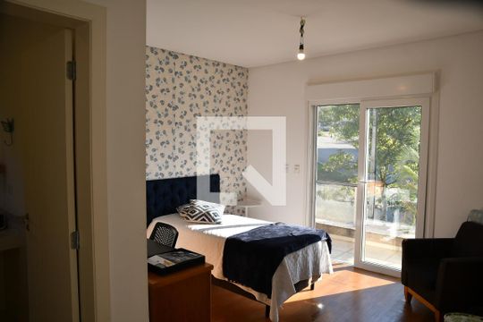 Suíte 1 de casa de condomínio para alugar com 4 quartos, 370m² em Bosque do Vianna, Cotia