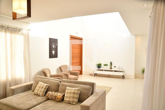 Sala de casa de condomínio para alugar com 4 quartos, 370m² em Bosque do Vianna, Cotia