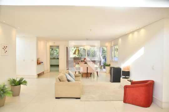 Sala de casa de condomínio para alugar com 4 quartos, 370m² em Bosque do Vianna, Cotia