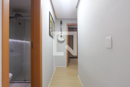 Corredor de apartamento à venda com 2 quartos, 50m² em Costa E Silva, Porto Alegre