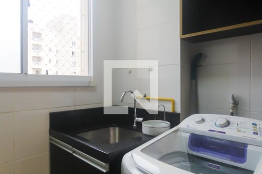 Cozinha de apartamento à venda com 2 quartos, 50m² em Costa E Silva, Porto Alegre