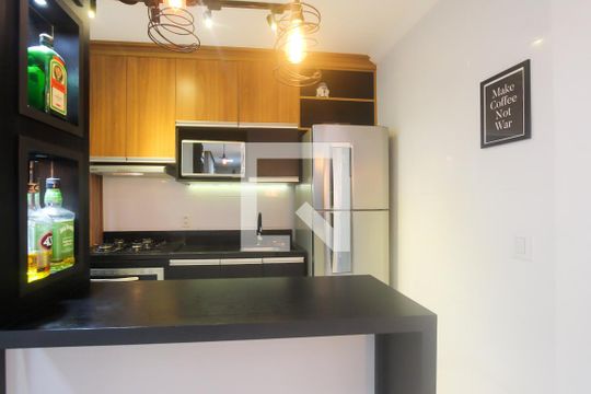 Cozinha de apartamento à venda com 2 quartos, 50m² em Costa E Silva, Porto Alegre